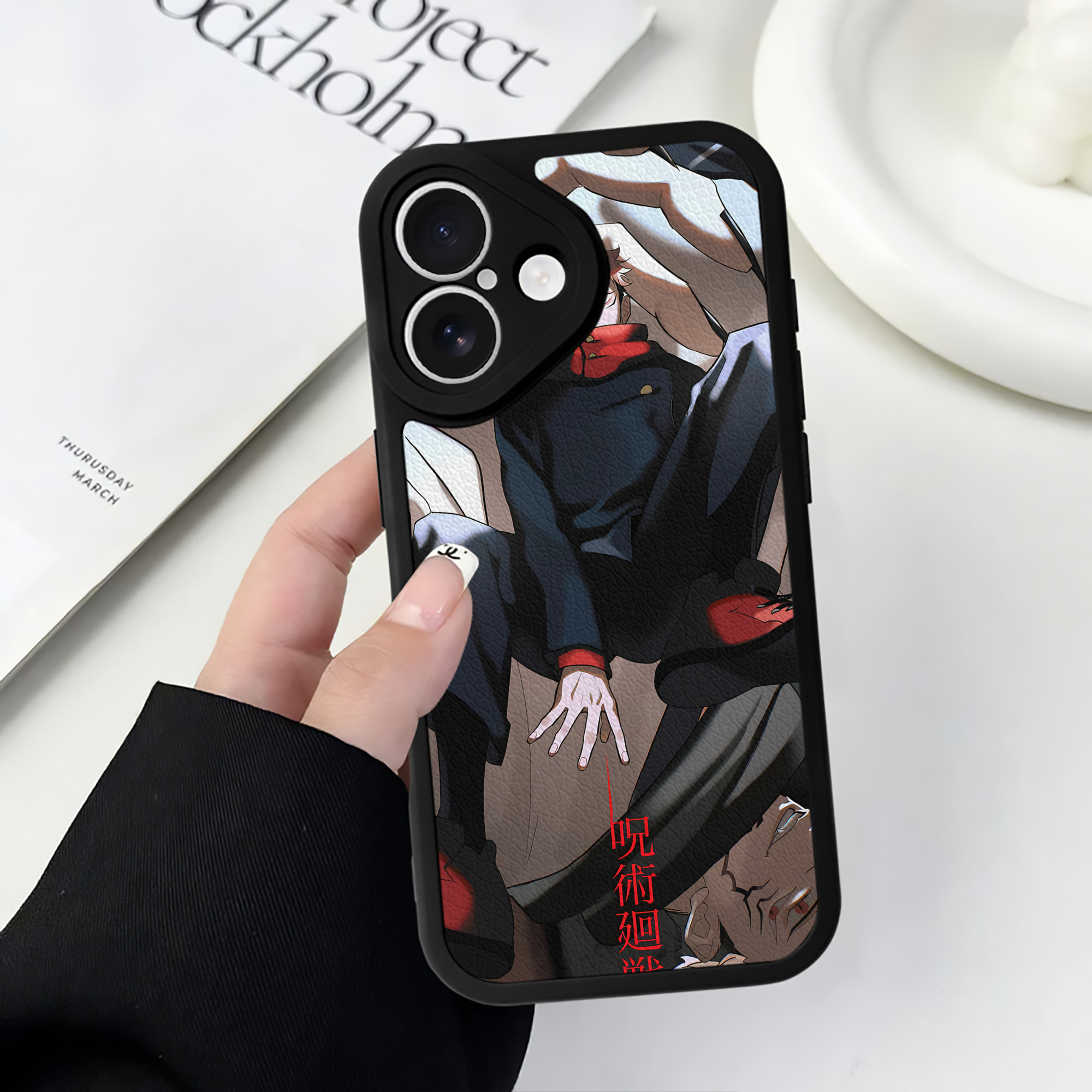 （画像用） 呪術廻戦 Jujutsu Kaisen 【iPhone 16シリーズ対応】シリコンスマホケース（レザー調） 材質：シリコン
